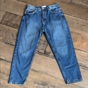 Woman Mom fit jeans Fit Blue Jeans size 10 US and 14 UK